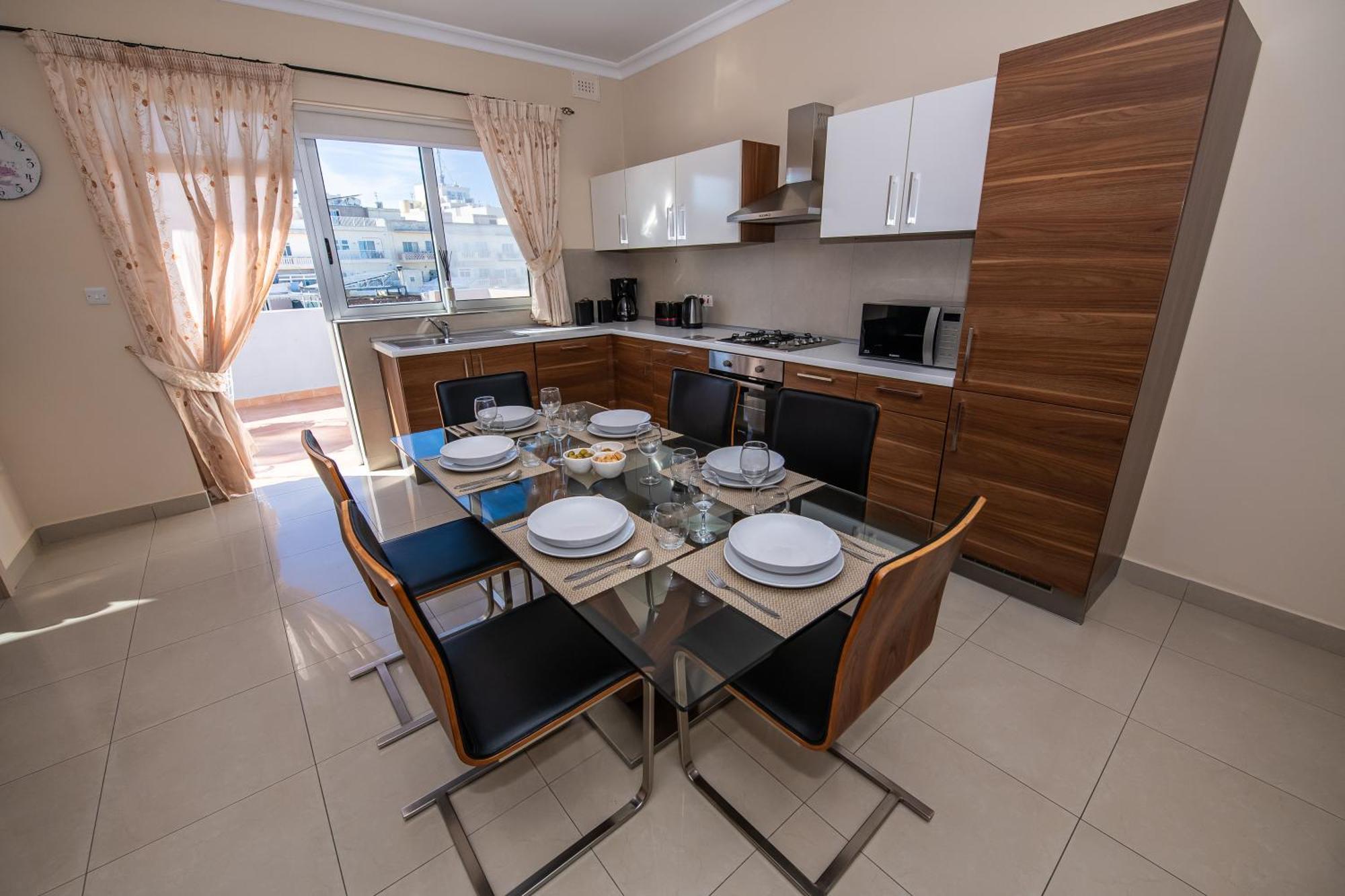 Francis Flats Modern Penthouse Apartment Mellieħa