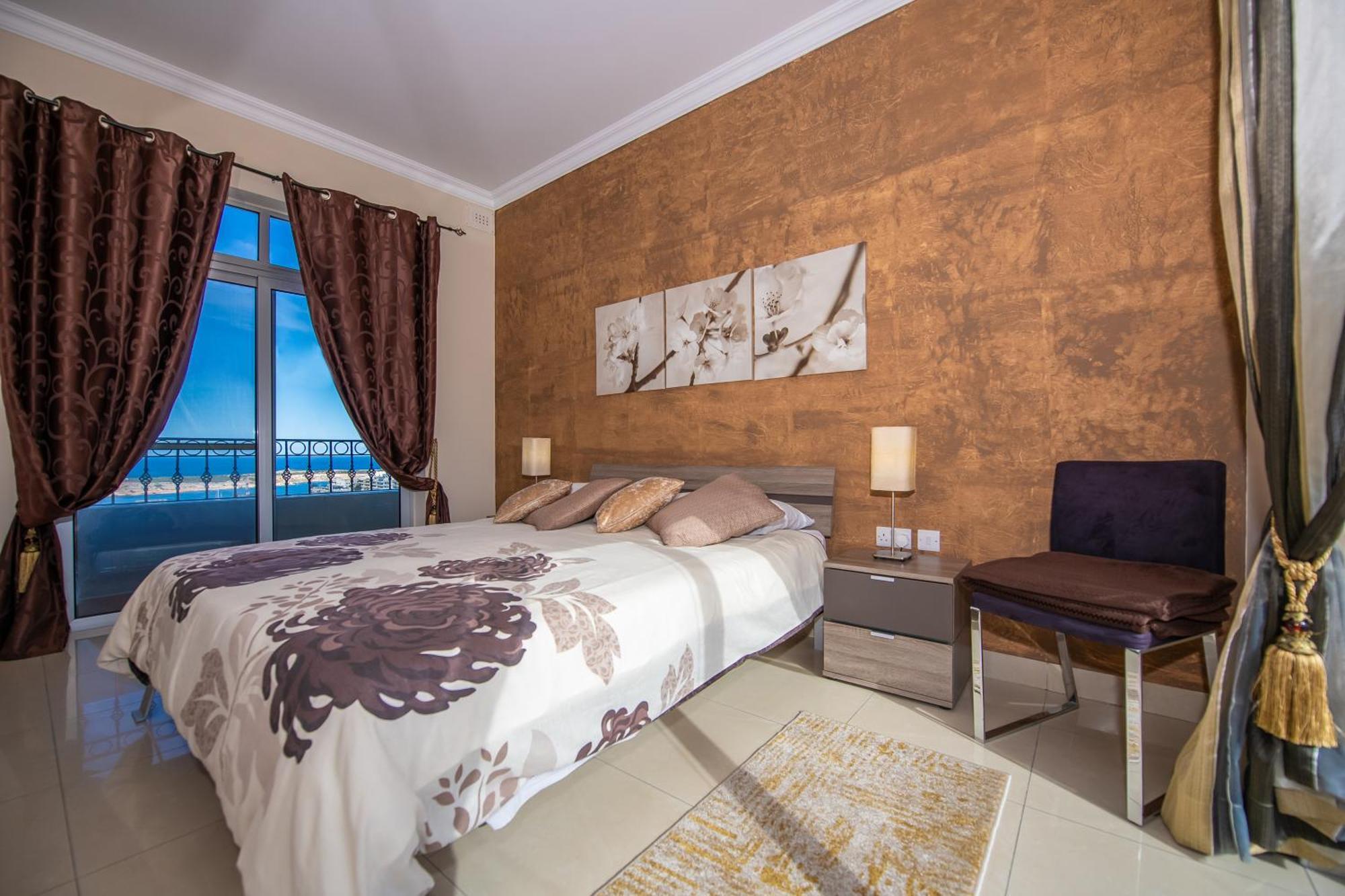 Francis Flats Modern Penthouse Apartment