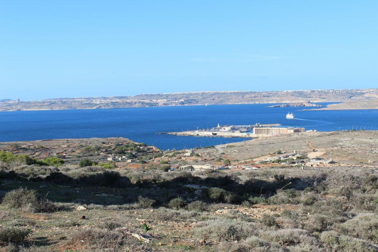 Francis Flats Modern Penthouse Apartment Mellieħa